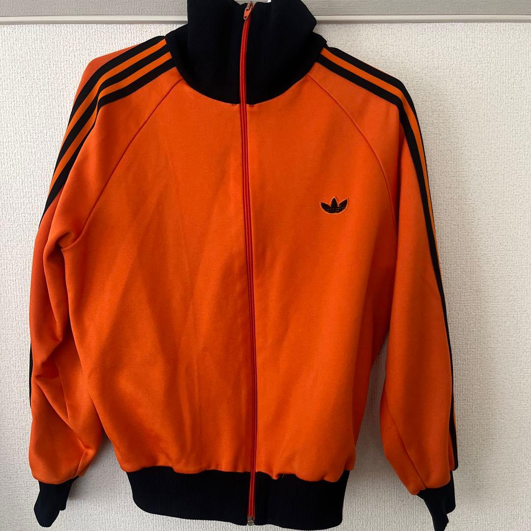 adidas オレンジ トラックジャケット