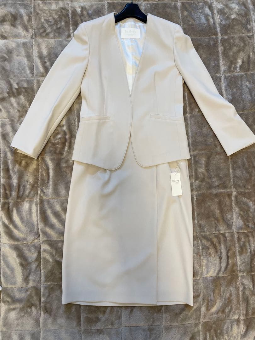 【美品】Ballsey ベージュ スカートスーツ