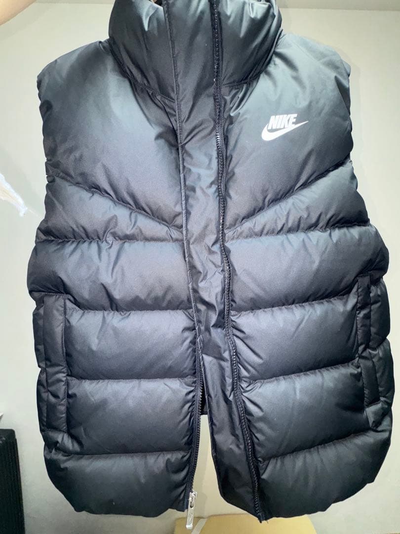 Nike Therma-Fit ブラックダウンベストウィメンズ