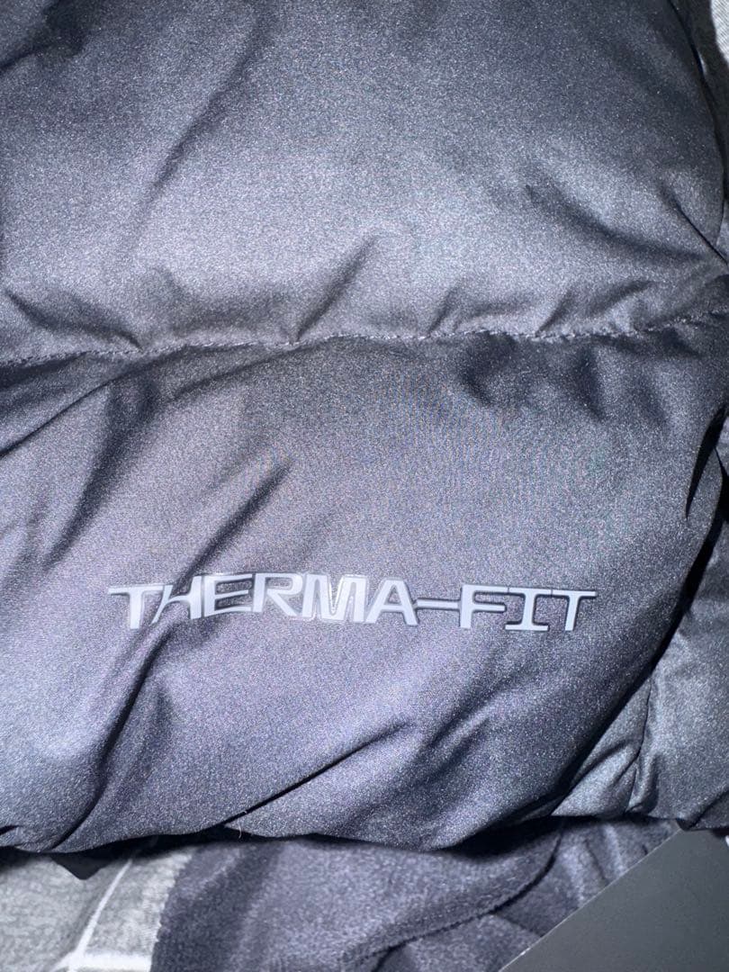 Nike Therma-Fit ブラックダウンベストウィメンズ