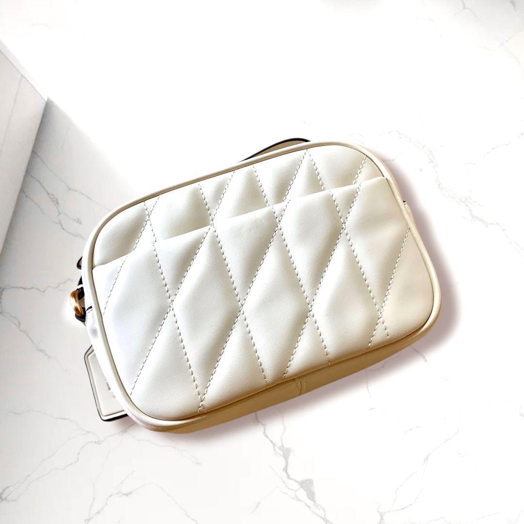 極美品 コーチ キルティング ショルダーバッグ 斜めがけ