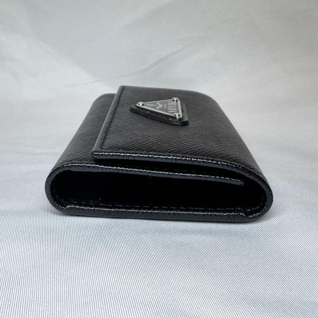美品☆ PRADA キーケース　4連　レザー　ブラック　三角ロゴ　ICチップあり