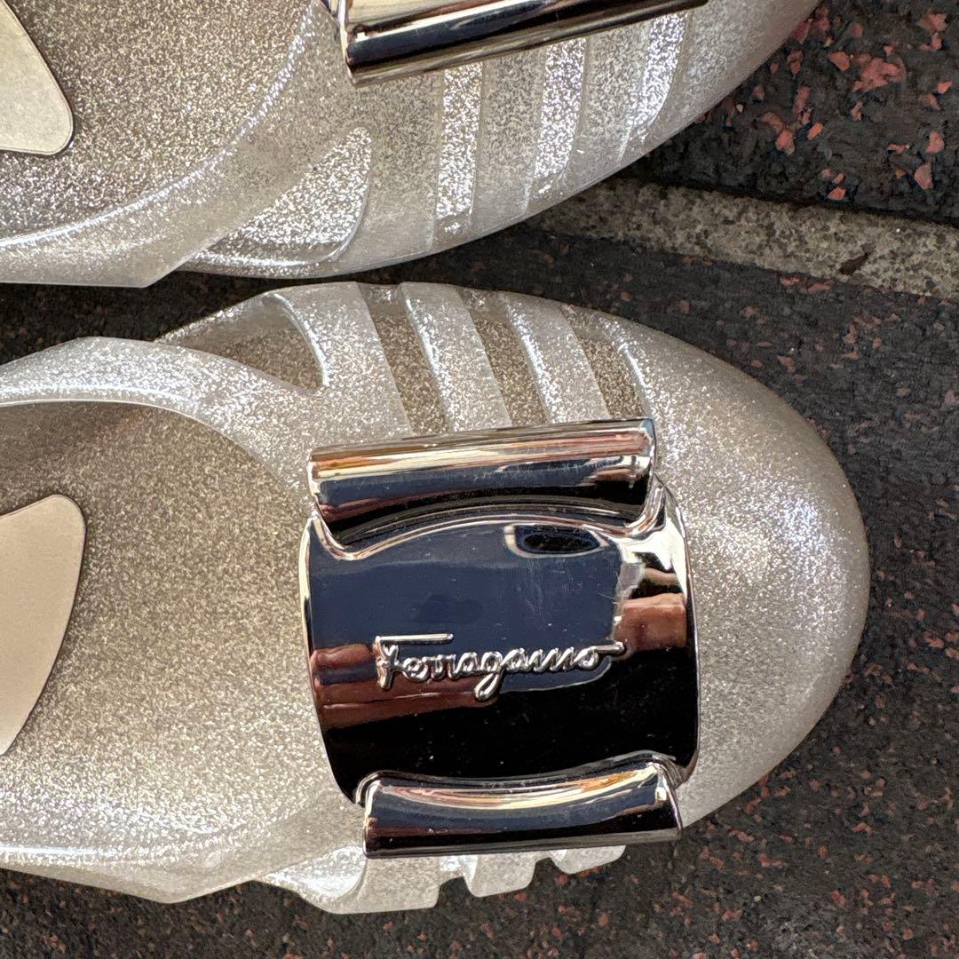 最終値下げ✨早めに決断 Ferragamo フラットシューズ シルバー