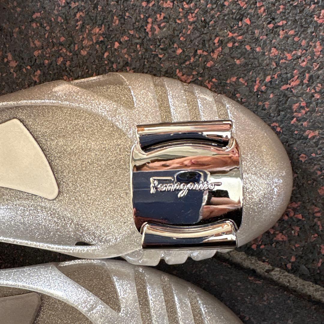 最終値下げ✨早めに決断 Ferragamo フラットシューズ シルバー