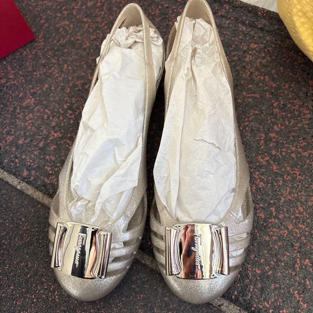 最終値下げ✨早めに決断 Ferragamo フラットシューズ シルバー