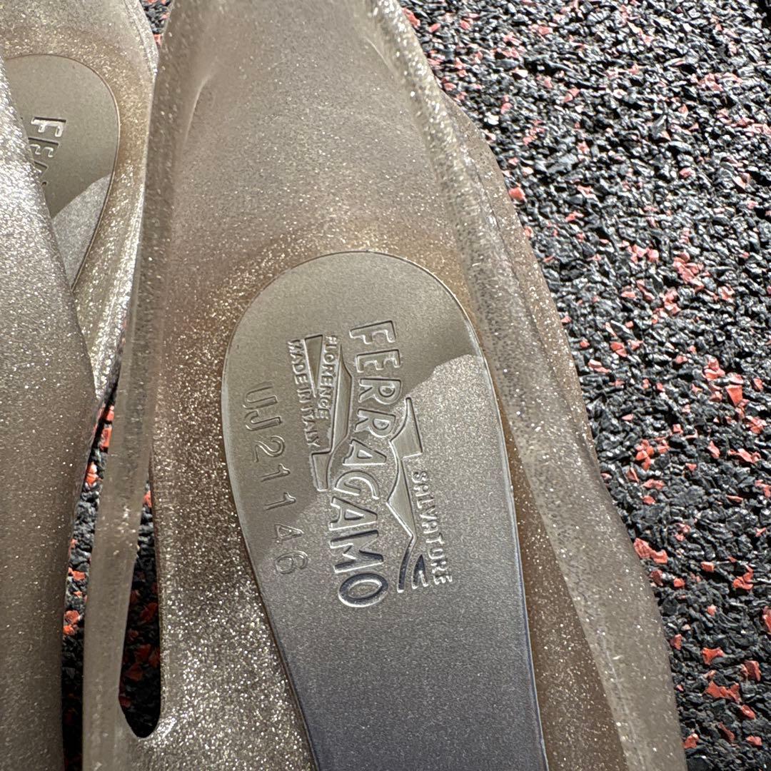 最終値下げ✨早めに決断 Ferragamo フラットシューズ シルバー