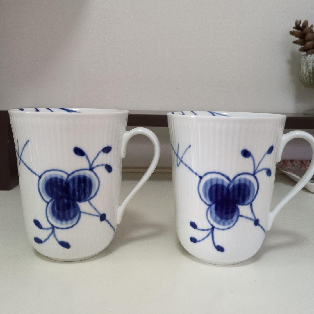 ロイヤルコペンハーゲン 青い花柄のカップとお皿のセット