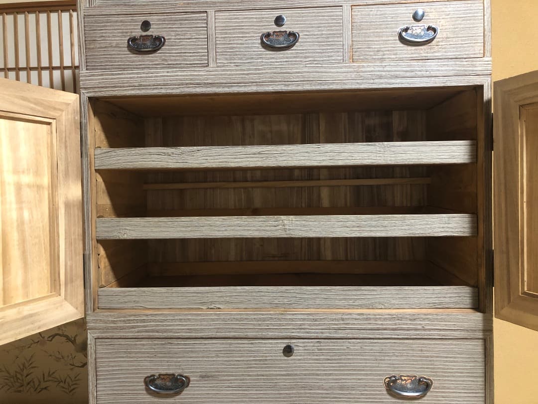 中古　桐箪笥　鍵付き