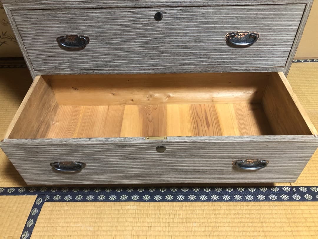 中古　桐箪笥　鍵付き