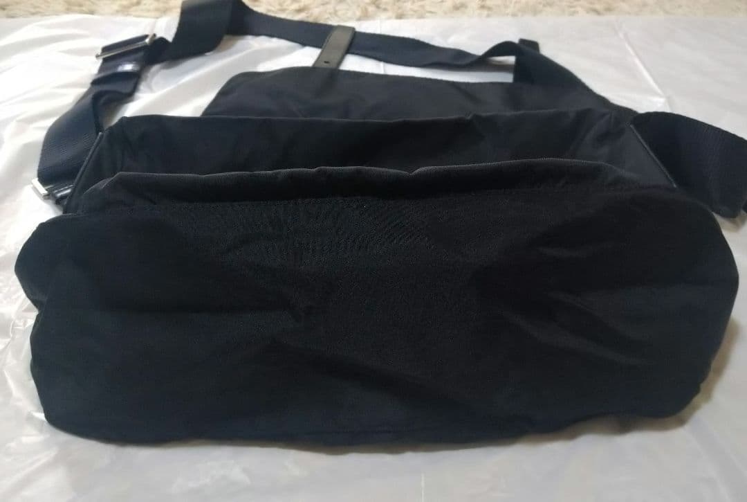 【美品】PRADA テスート ナイロンショルダーバッグ