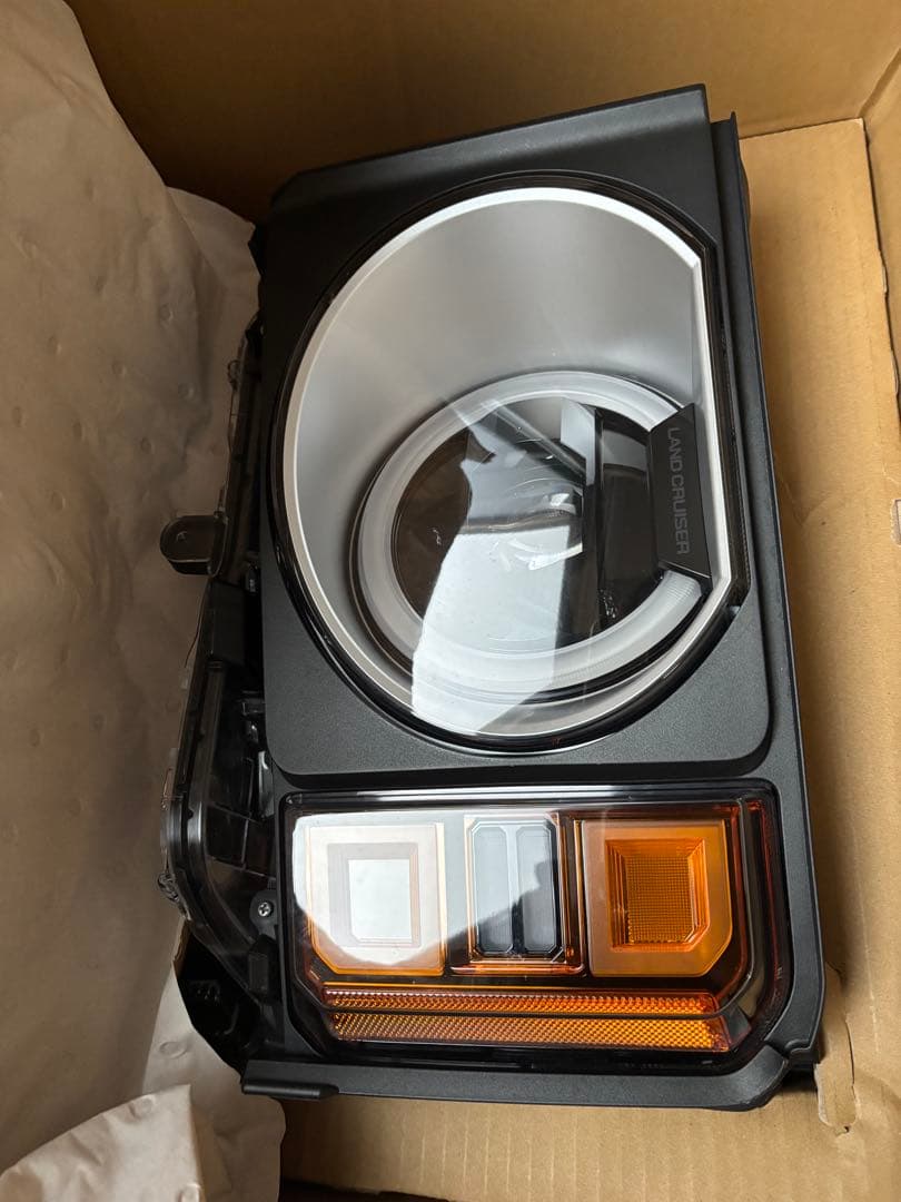 ランクル250丸目ライト