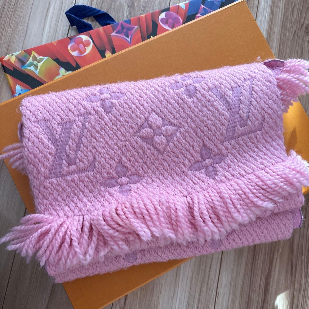 LV マフラー　ルイヴィトン　ピンク