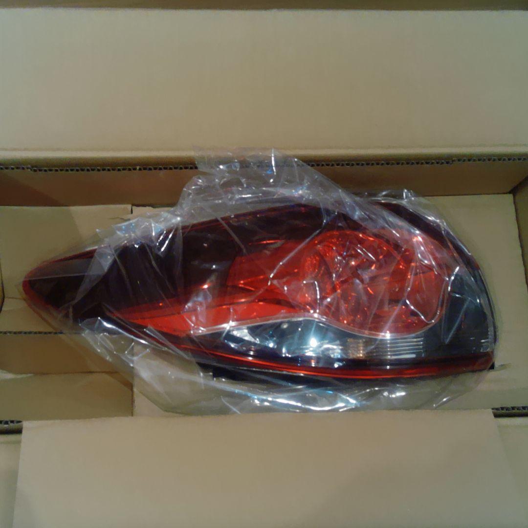 マツダ　アテンザ　左テールランプ　新品　定価24900円