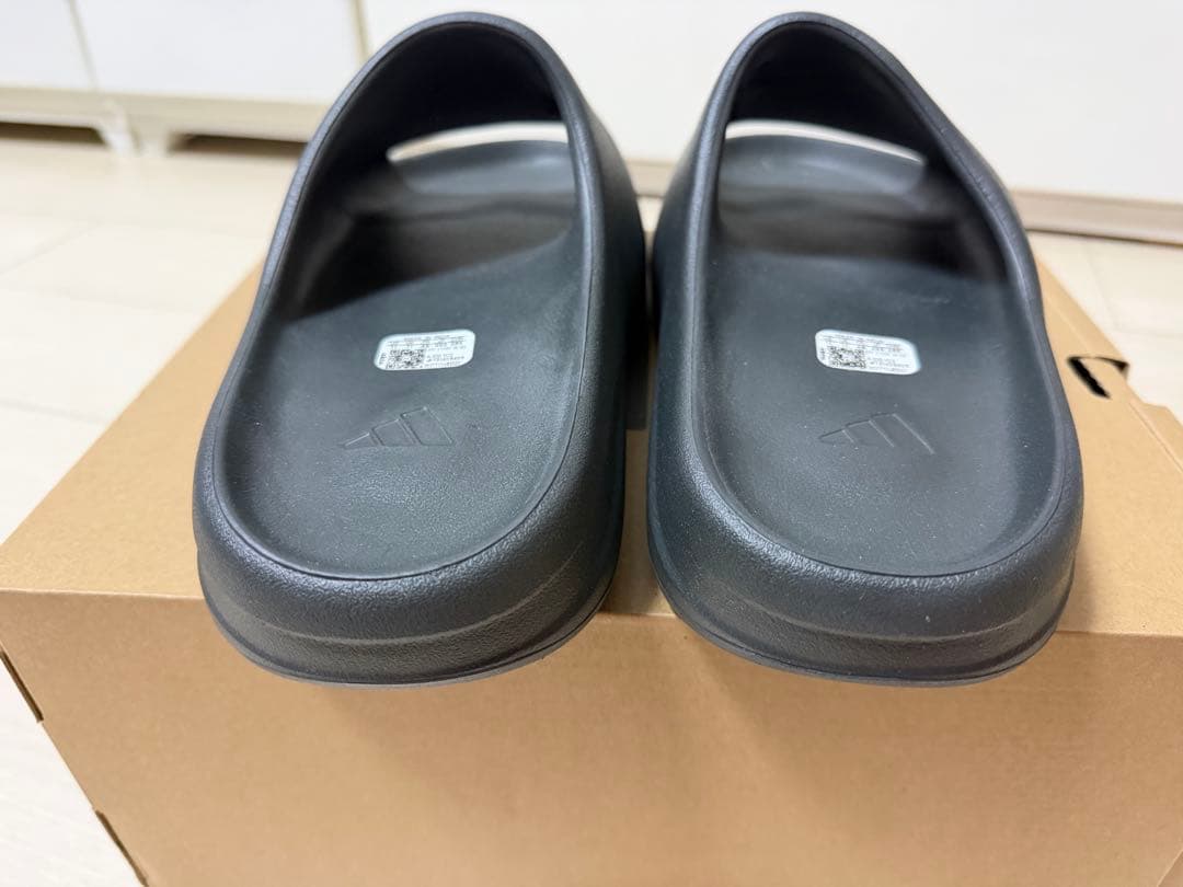 靴 adidas YEEZY SLIDE Dark Onyx