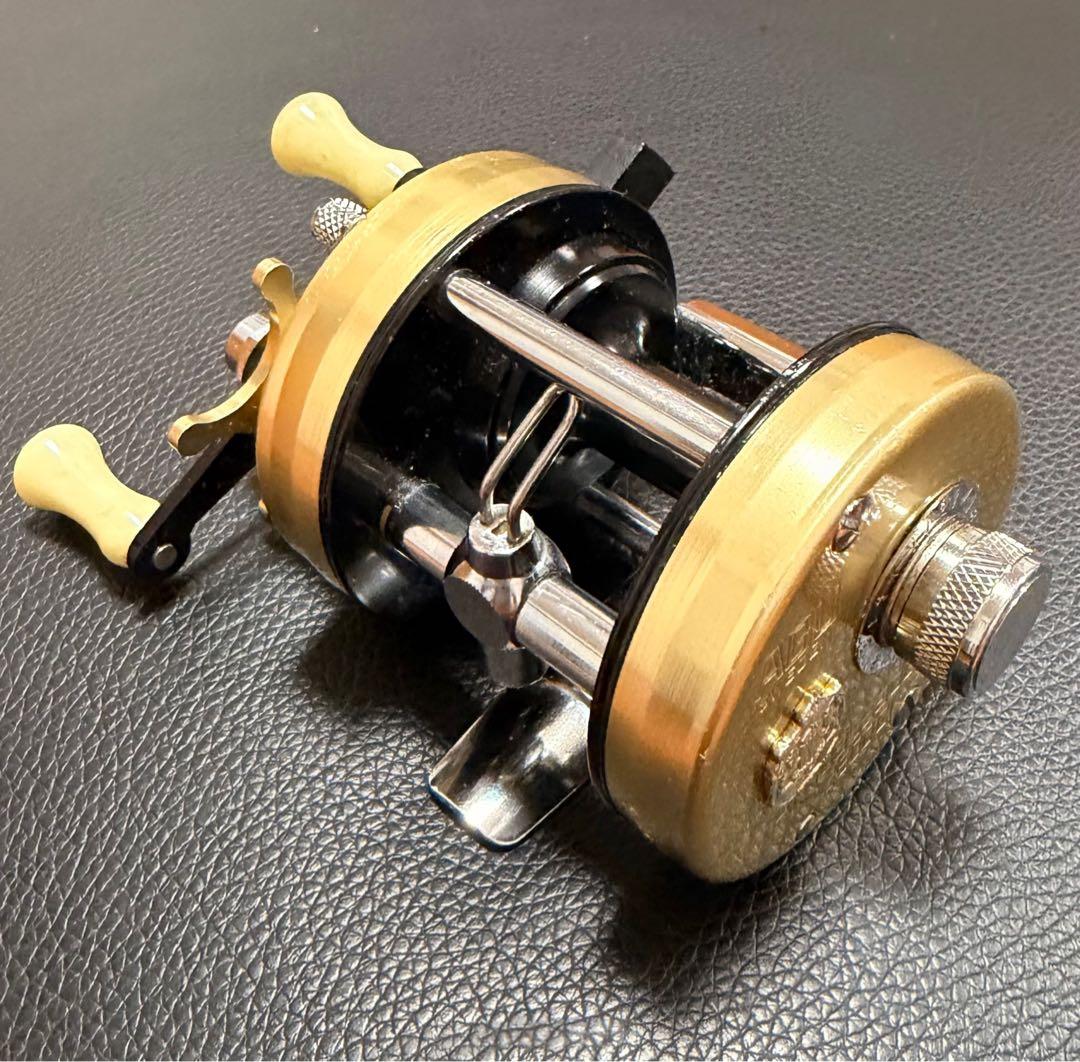 Abu アンバサダー　2500CI ゴールド　availドラグ付