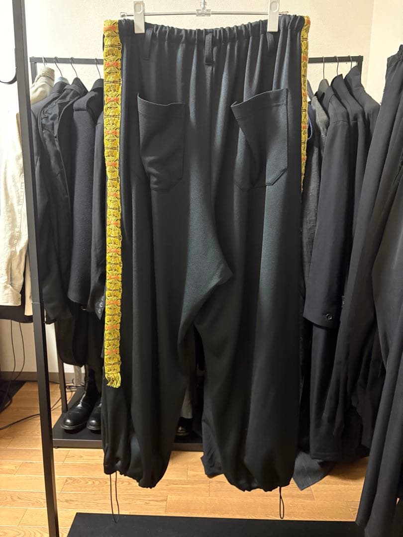 ほぼ未使用 タグ付きS'YTE トラックパンツ