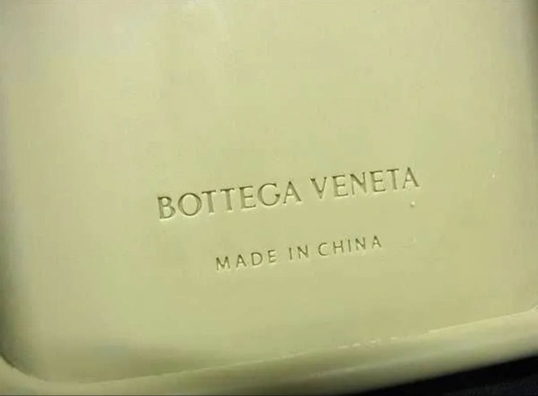 BOTTEGA VENETA iPhone13Proケース 即日発送