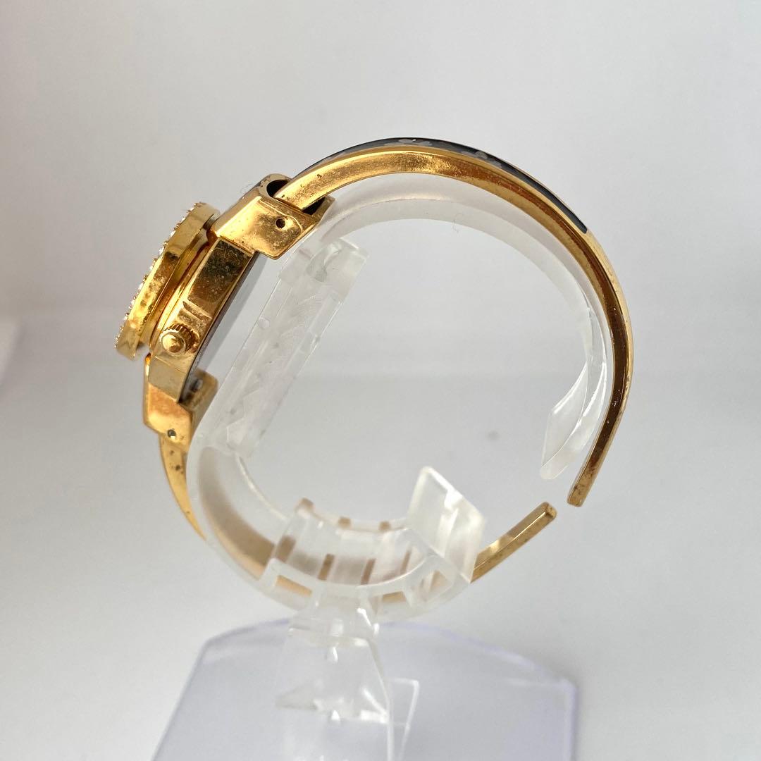 アンドレムッシュ　腕時計　スイス　花　ストーン