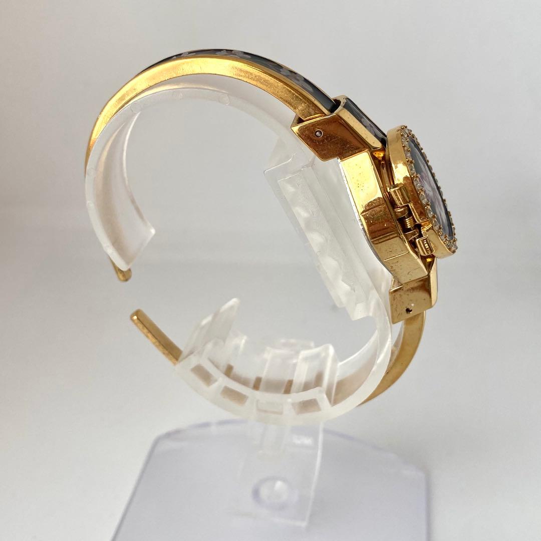 アンドレムッシュ　腕時計　スイス　花　ストーン