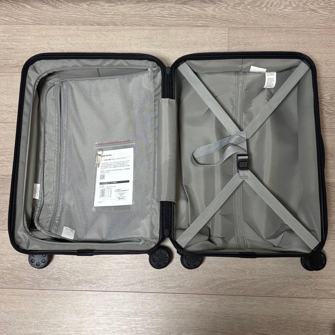 美品★無印良品★バーを自由に調節できるハードキャリーケース（３６Ｌ）オフ白