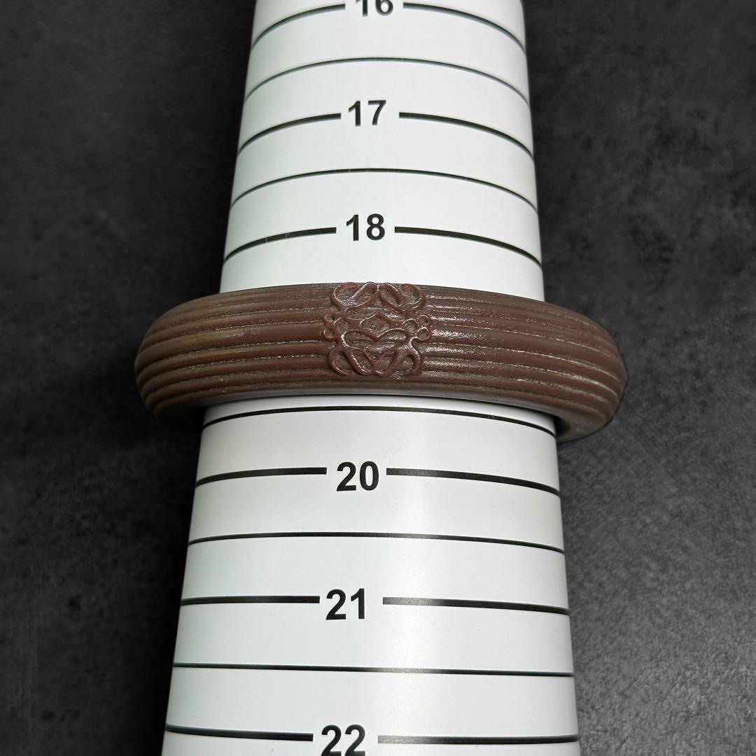 超希少✨LOEWE アナグラム　エンボス　バングル　アースカラー