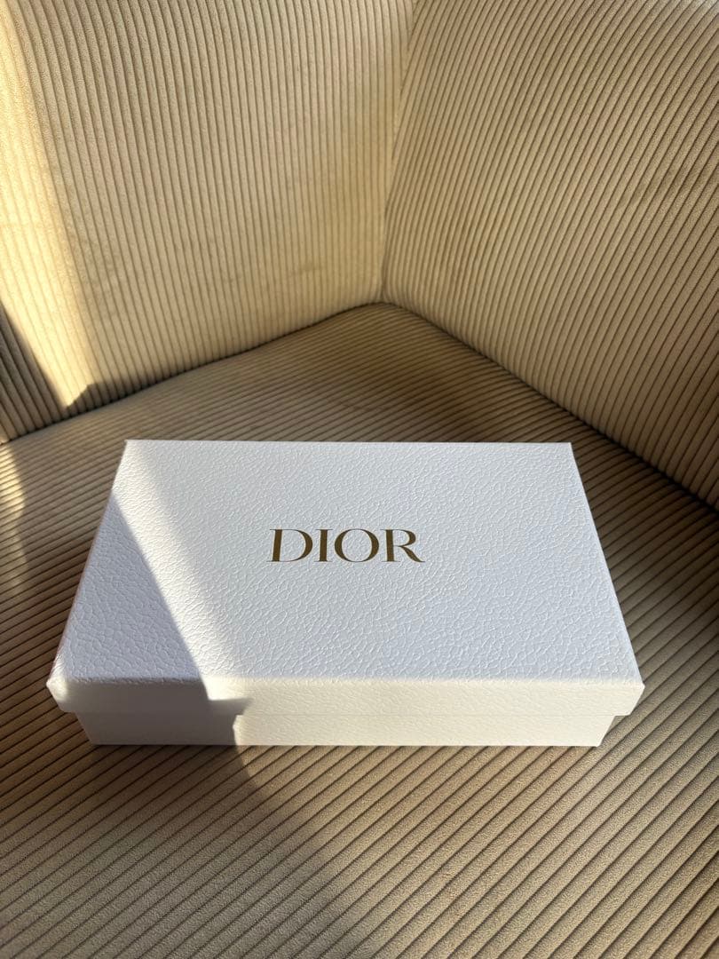 【美品・箱・リボン付】DiorTravel iPhone16promax用ケース