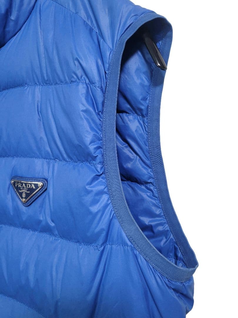 PRADA ロゴプレート 三角プレート ジップ ダウンベスト 44
