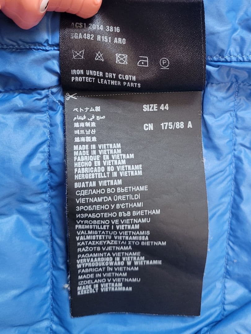 PRADA ロゴプレート 三角プレート ジップ ダウンベスト 44