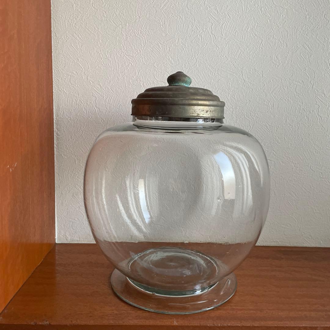 大きなガラスキャニスター 蓋付き　地球瓶　脚付き