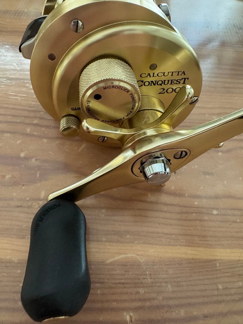 リール CALCUTTA CONQUEST 200