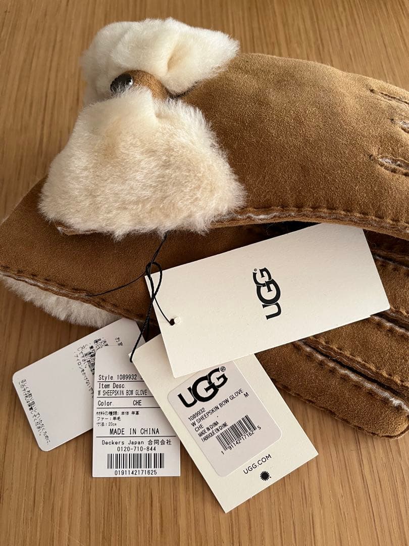 【新品タグ付き】UGG ファー付きリボン手袋 Mサイズ　ベージュ
