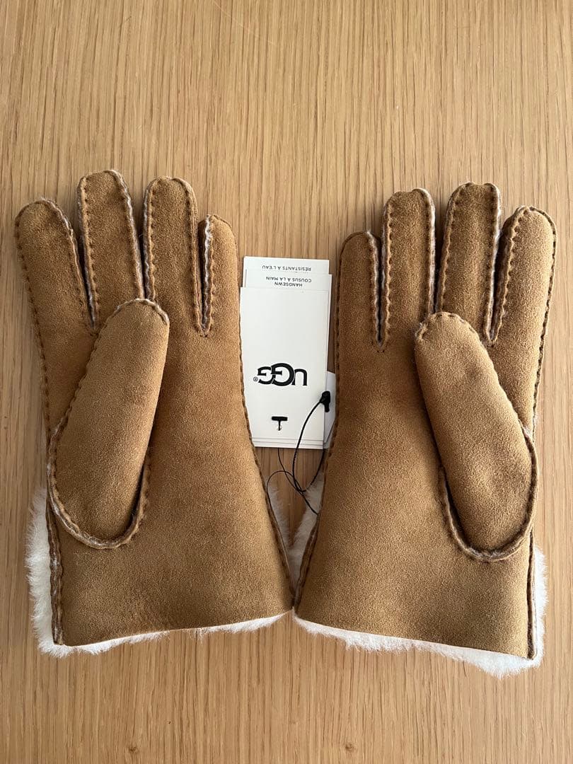 【新品タグ付き】UGG ファー付きリボン手袋 Mサイズ　ベージュ
