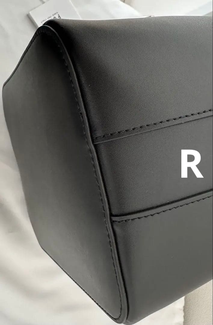 m*r様 FURLA フルラ　レザー バケットショルダーバッグ　巾着