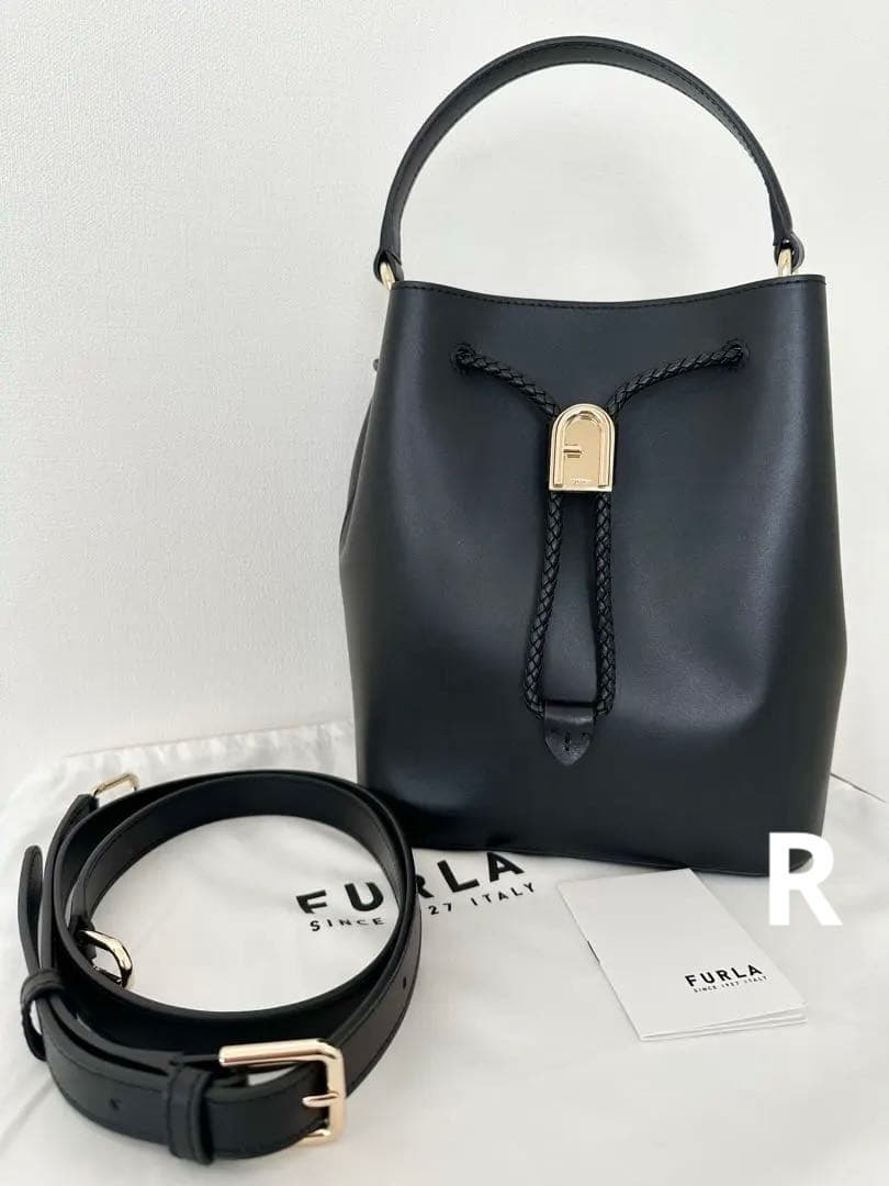 m*r様 FURLA フルラ　レザー バケットショルダーバッグ　巾着