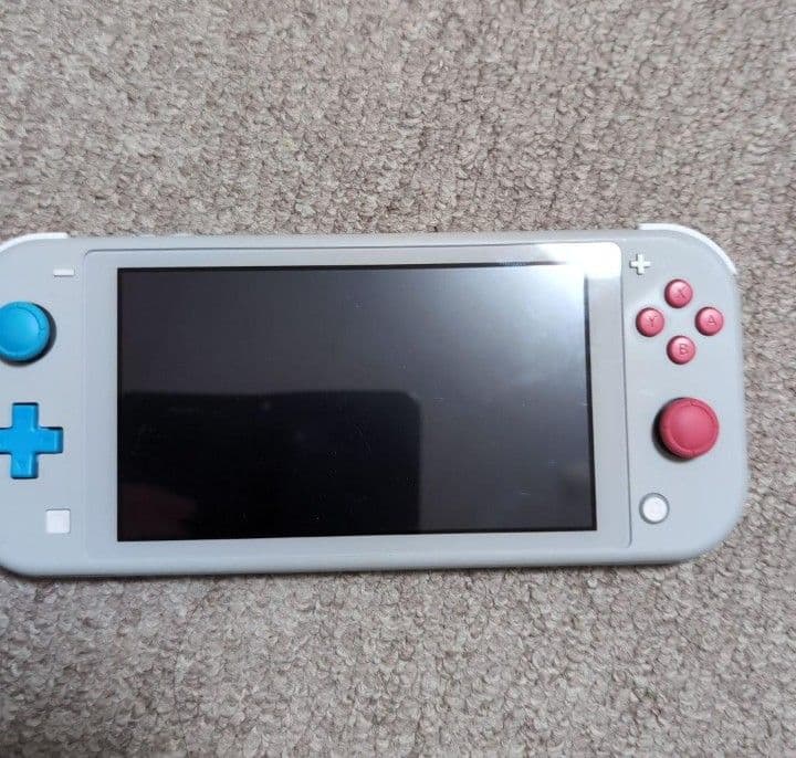 ピ*ー様 Nintendo Switchライト本体 ポケモン ザシアン・ザマゼン