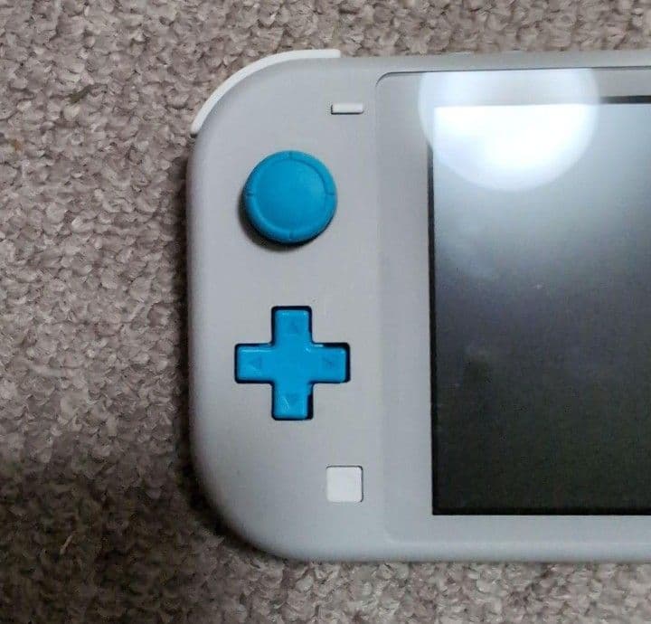 ピ*ー様 Nintendo Switchライト本体 ポケモン ザシアン・ザマゼン