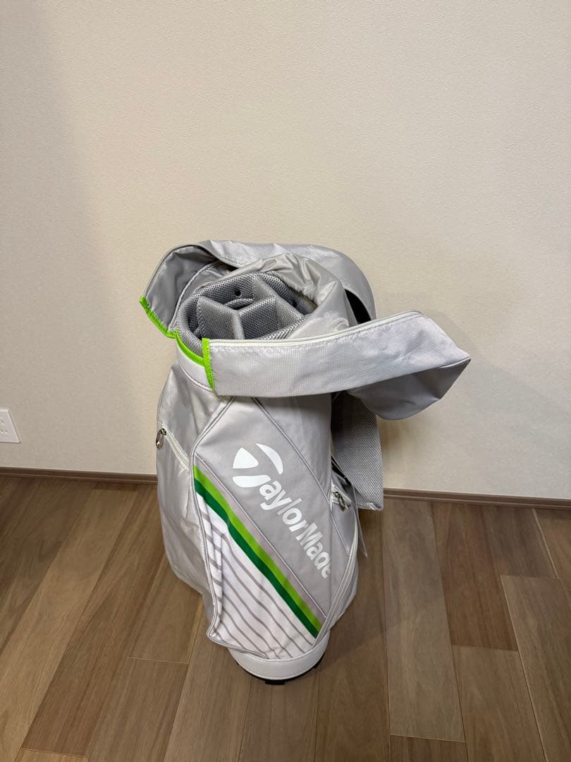 TaylorMade グレー キャディバッグ