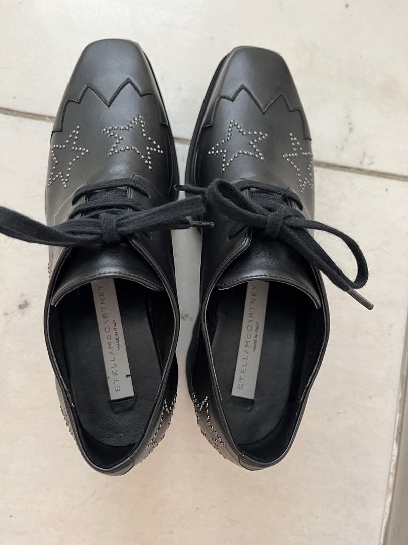 ブラックレザー星型スタッズ厚底シューズ