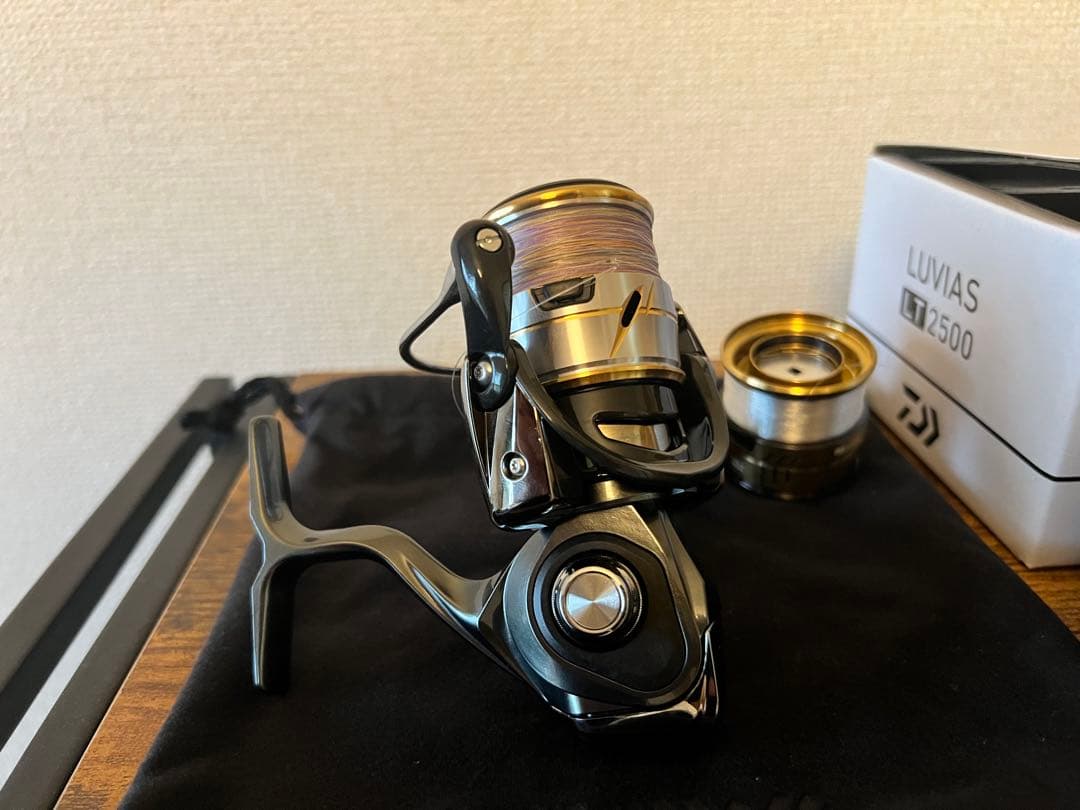 DAIWA LUVIAS LT2500（替スプールその他付）
