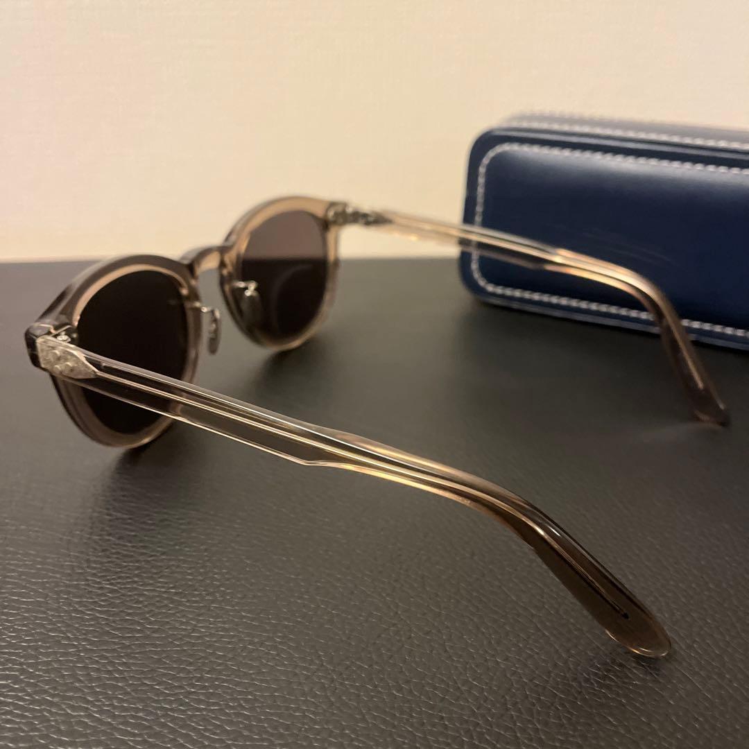 クリアフレーム ラウンドサングラス ケース付き