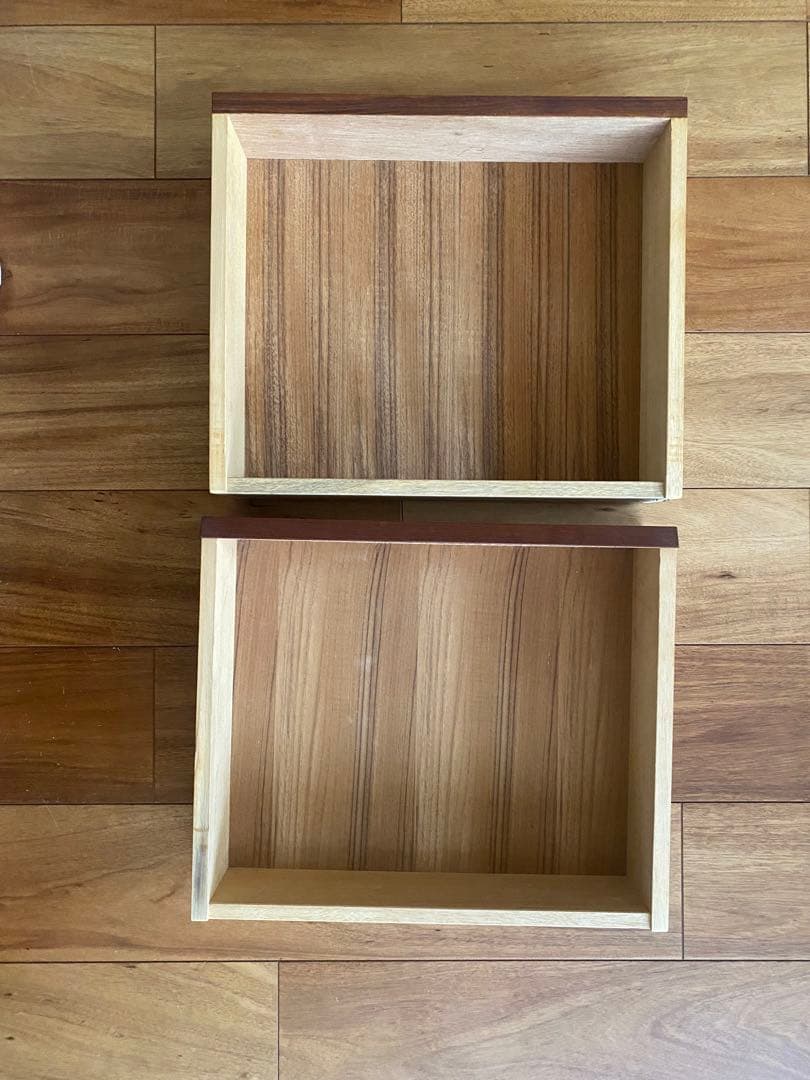 チーク材　ナイトテーブル