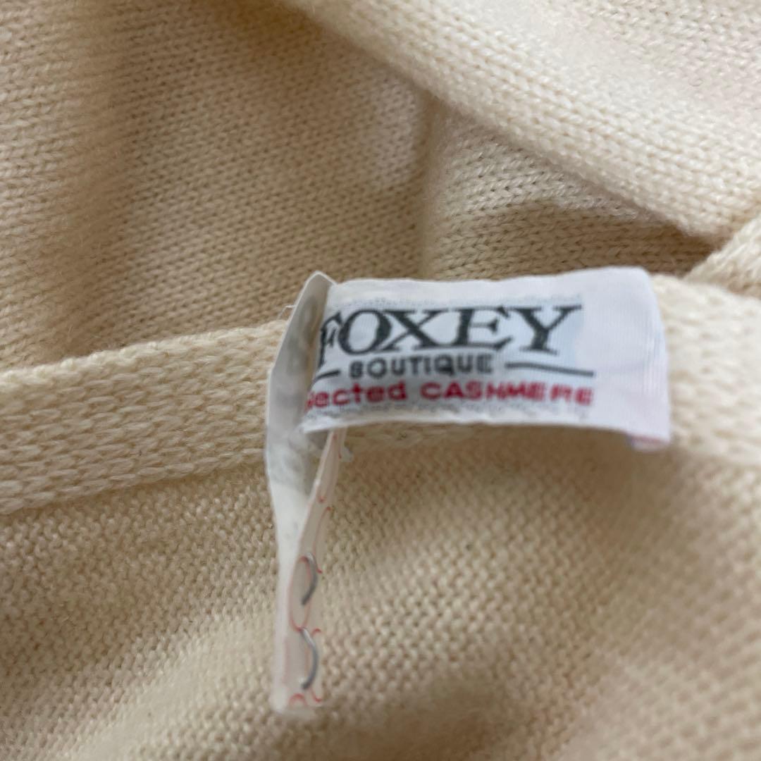 ♡フォクシーフリルストールカシミア100%♡エクリュ肌寒い日に♡本日のみ価格