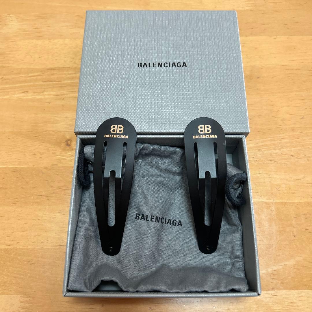 BALENCIAGA ブラック ヘアピン
