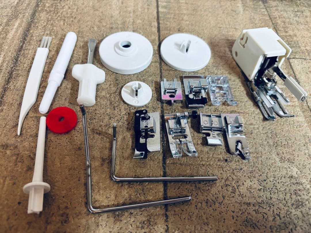 ジャノメ シェーネ2、厚手に強い実用パワフルミシン、大型液晶、清掃整備済み