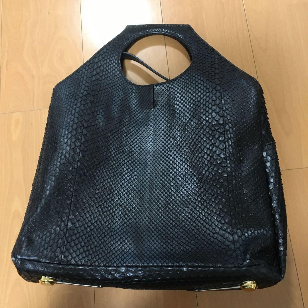 パピヨネ　黒　パイソン　ショルダー付き