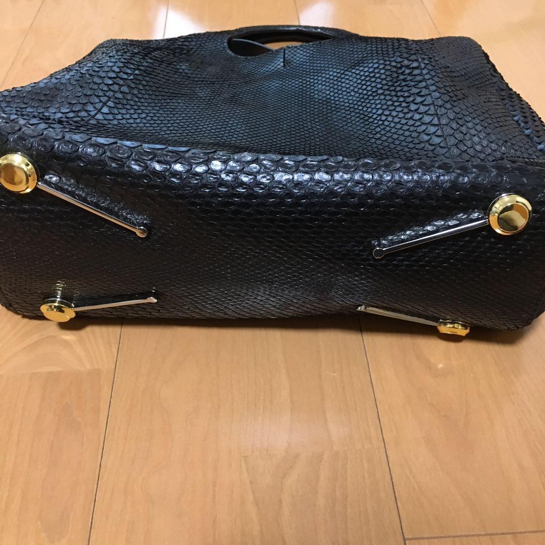 パピヨネ　黒　パイソン　ショルダー付き