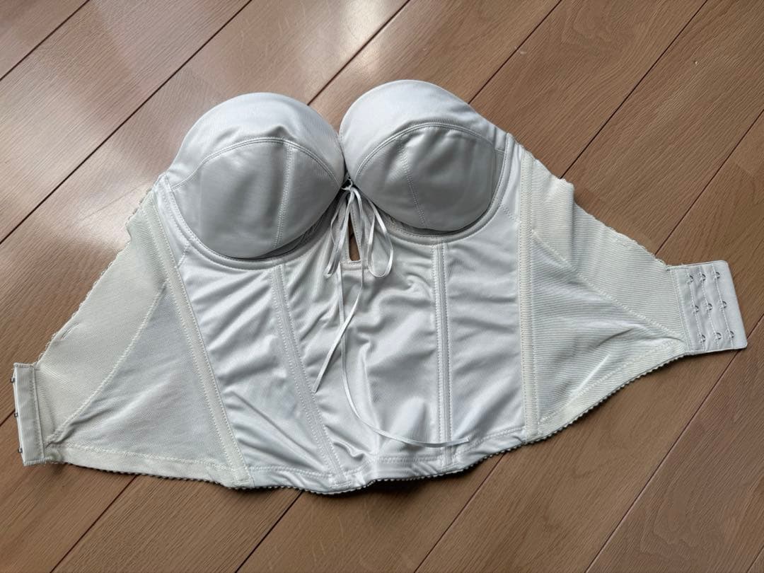 BRIDAL BEAUTE ブライダルボーテ　バックレスビスチェ