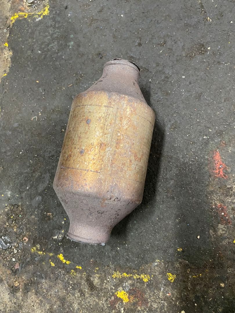 触媒コンバーター AKO 使用済み 金属製