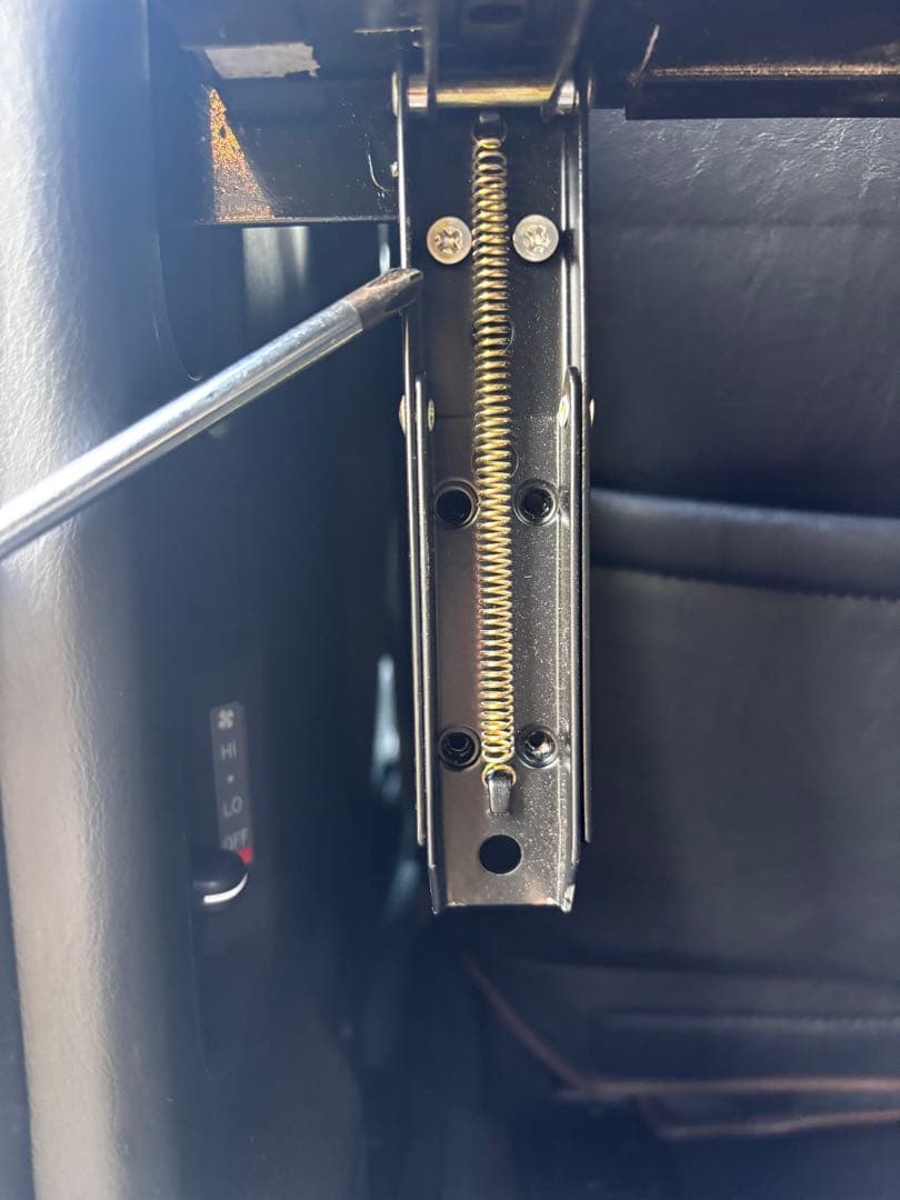 HASE・ERIさん用 ハイエース　折り畳みテーブル金具