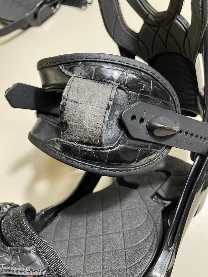 SALOMON スノーボードビンディング ARCADEブラック S/M